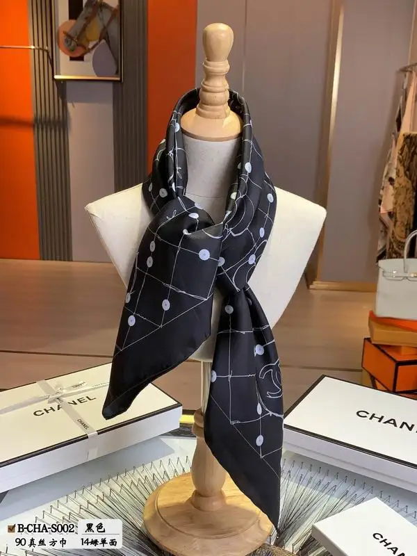 Chanel silk scarf 90X90cmE21 (16)